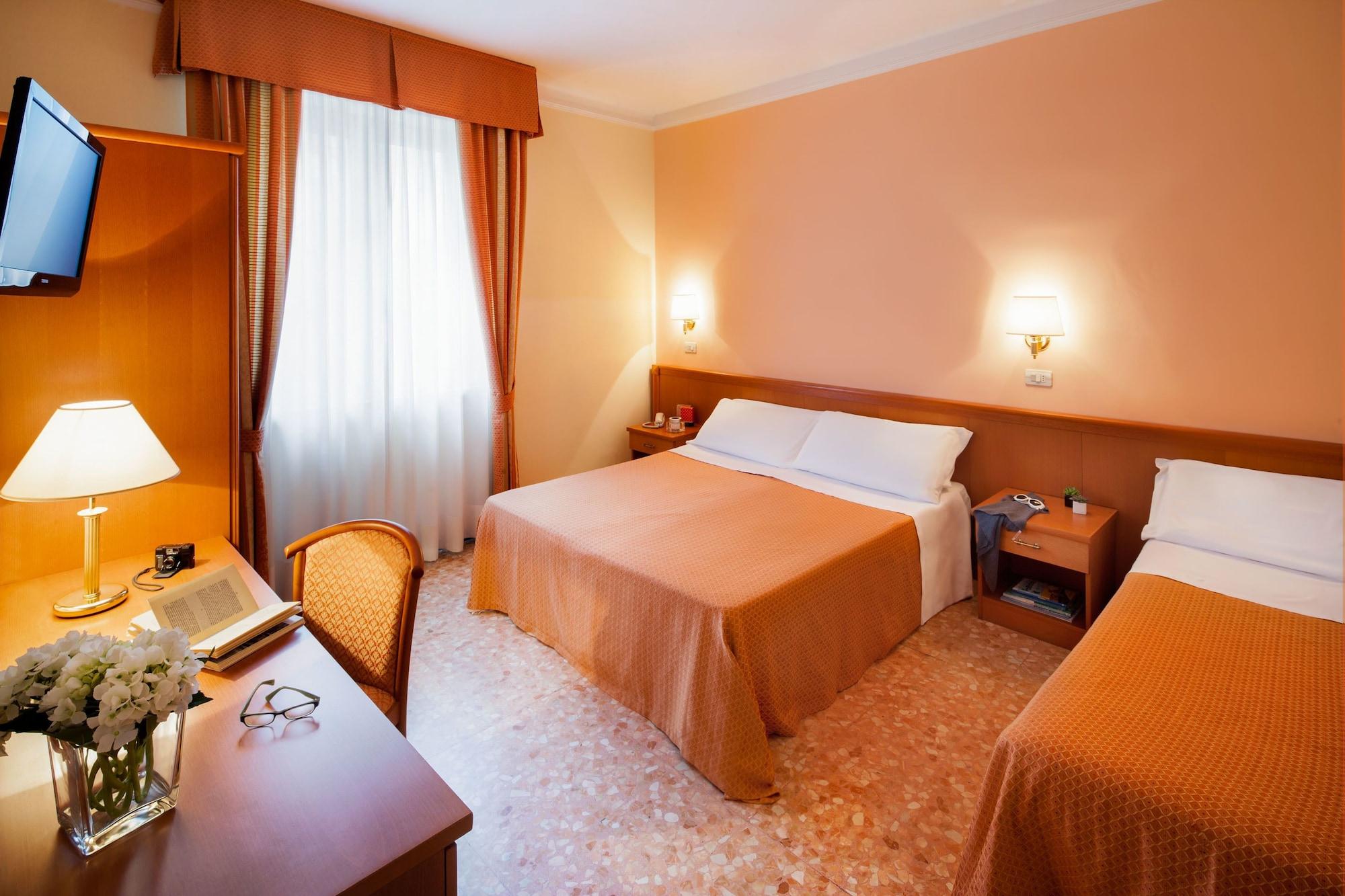 Hotel Curtis Centrale Alassio Exterior foto