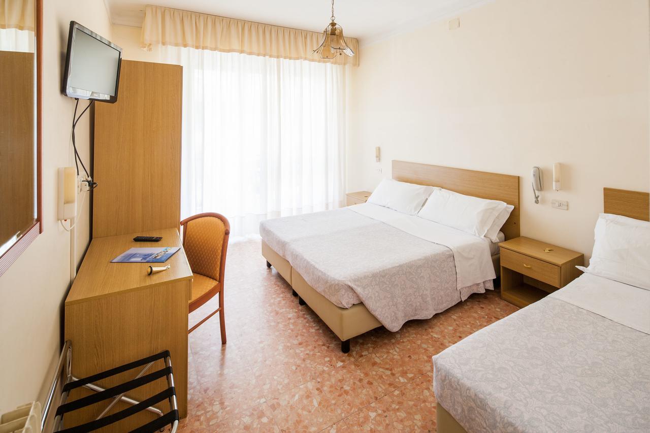 Hotel Curtis Centrale Alassio Quarto foto